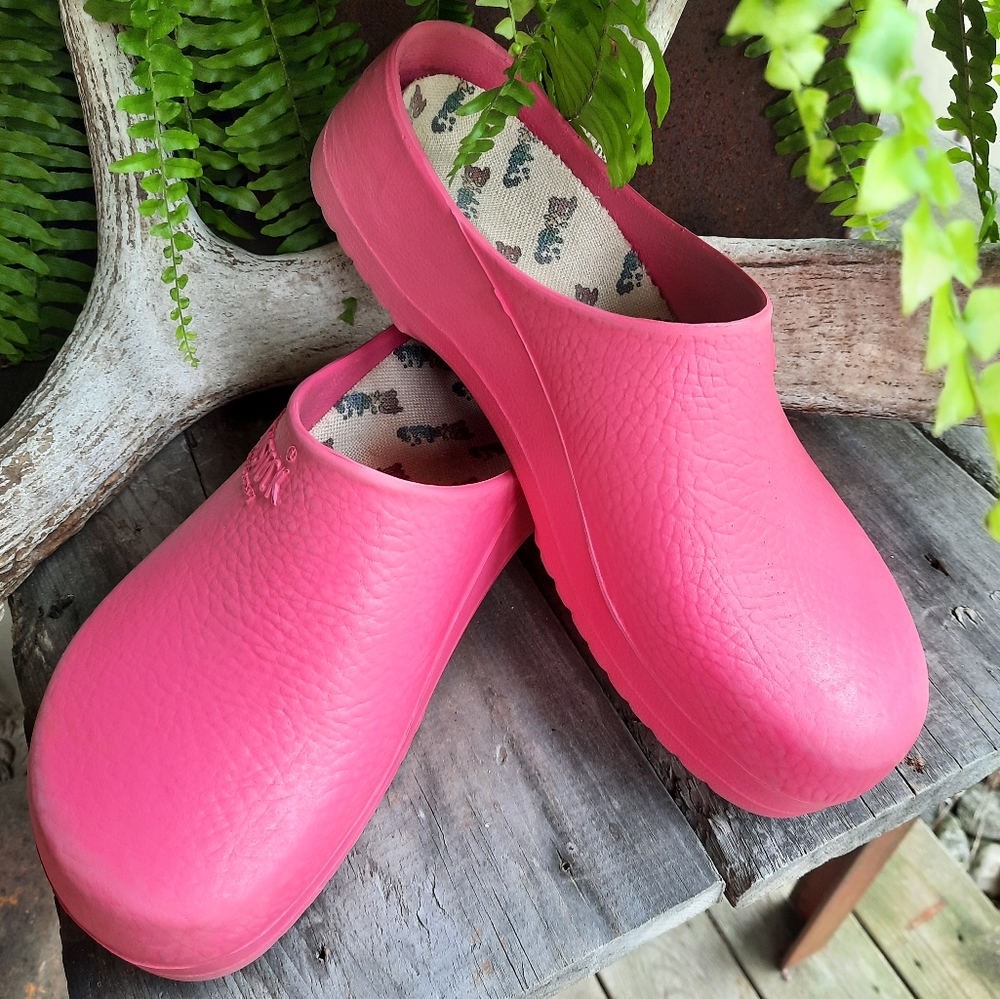 Birkenstock clogs in Raspberry Sorbet